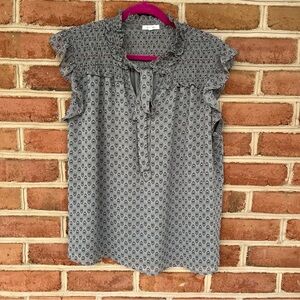 Pleione Gray Flutter Sleeve Blouse   Size Large
